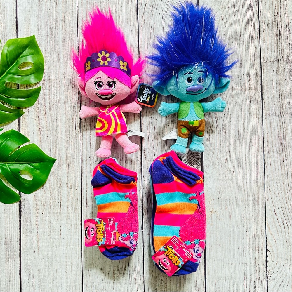 Trolls 11" Pink Poppy, Branch Plush and Socks NEW